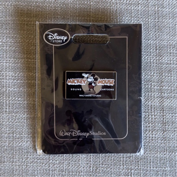 Brand New 2014 Walt Disney Studio Mickey Mouse Sound Cartoons Pin - Picture 3 of 7